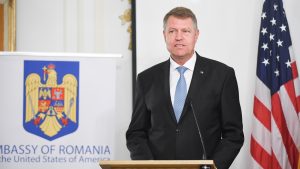 Main pentru caseta Iohannis