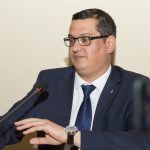 foto unde vorbeste mares