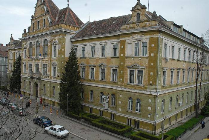 Resortul de Justiţie, condus de Aurel Lazăr, funcţiona pe bulevardul Victoriei din Sibiu, în Palatul de Justiţie de astăzi.