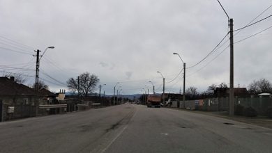 După iarna aceasta au apărut şi mai multe gropi pe cel mai circulat drum judeţean din Hunedoara. Consiliul Judeţean le-a plombat, în ultimele două săptămâni, dar, între timp, au apărut altele