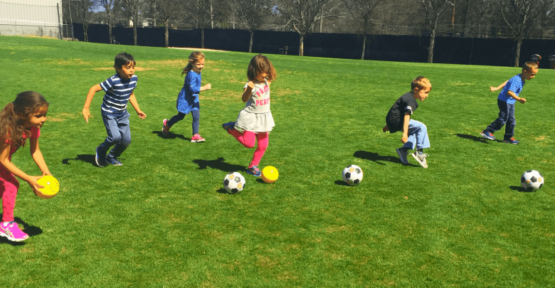 „Oraşul ideal”, ce la care primarii hunedoreni clamează că vor să ajungă are în fiecare cartier spaţii de sport ce pot fi folosite “la liber”, dar, lesne de-nţeles, „oraşul ideal” nu e în judeţul Hunedoara şi nici nu prea are să apară prea curând