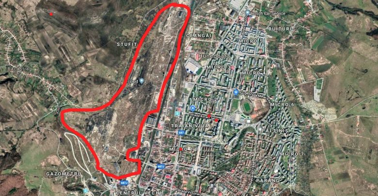 Privită de sus, suprafaţa Ecosid-ului dă impresia că ocupă aproape un sfert din suprafaţa totală a oraşului Hunedoara (imagine obţinută prin serviciul google maps)